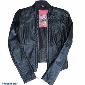 Black leather jacket!!! Good staple piece! 🤍🤍